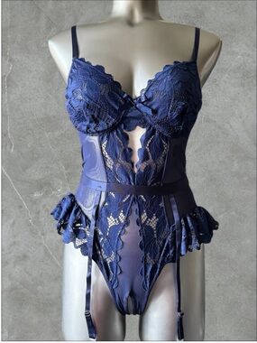 2 for $30 🆕Navy Stretch Lace Bodysuit with Matching Garter Belt